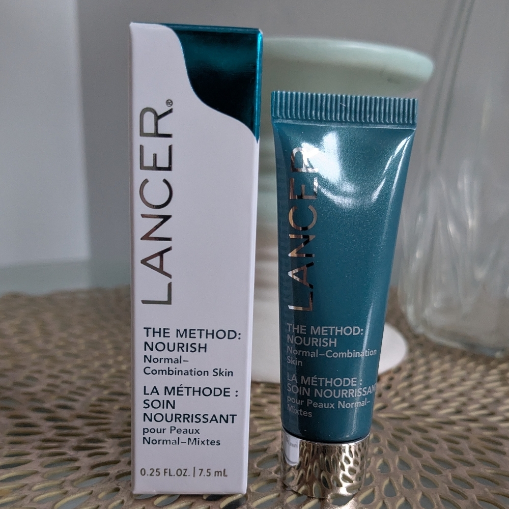 Nourish Skincare for Women - Blue